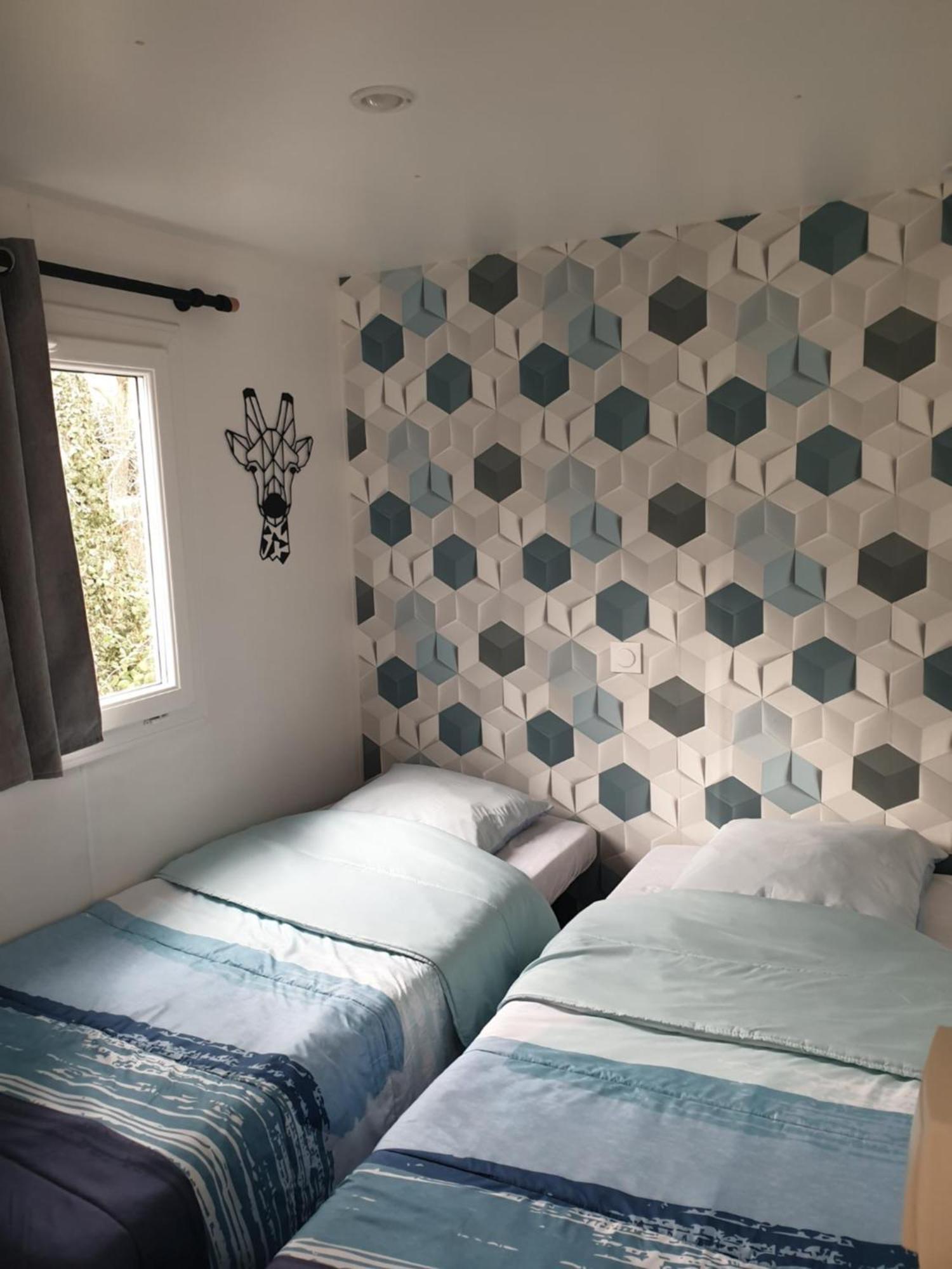 Camping Domaine Des Iscles La Roque-d'Antheron Εξωτερικό φωτογραφία