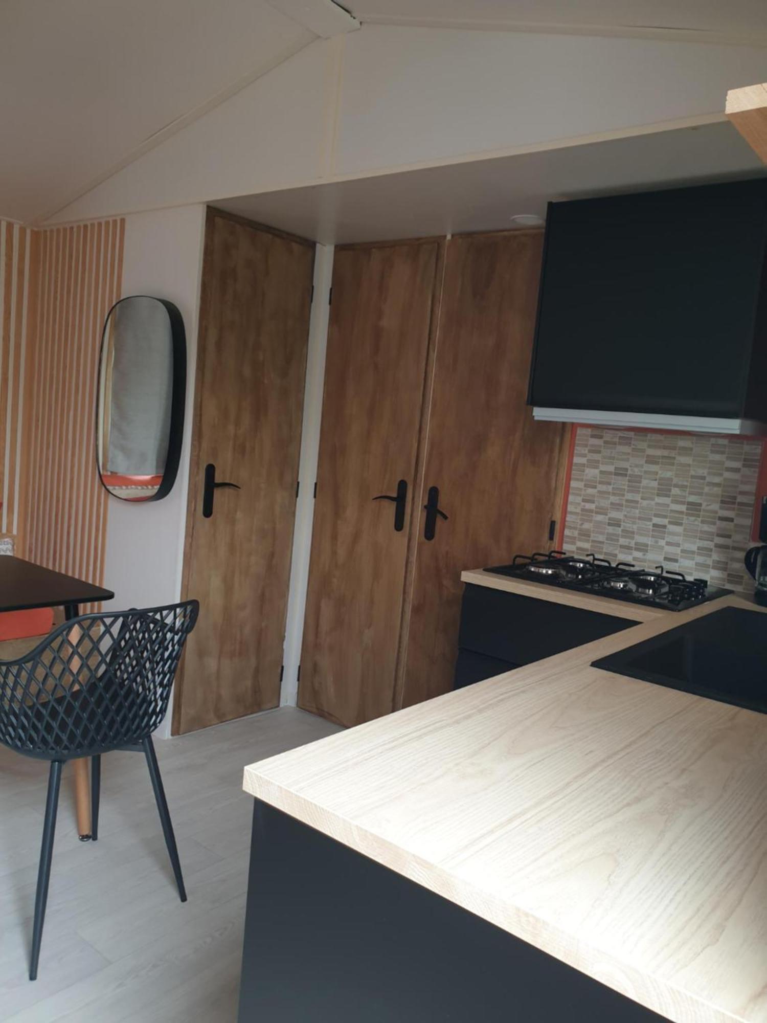 Camping Domaine Des Iscles La Roque-d'Antheron Εξωτερικό φωτογραφία
