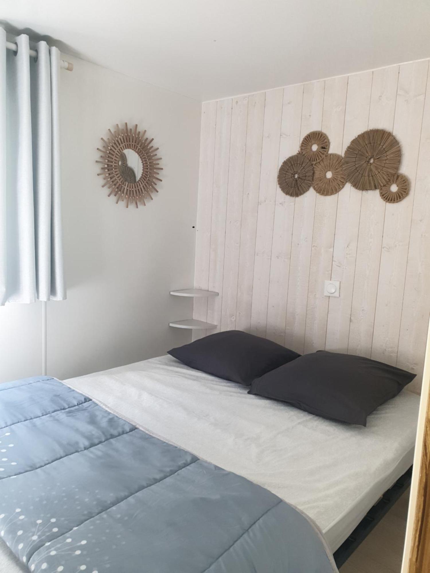 Camping Domaine Des Iscles La Roque-d'Antheron Εξωτερικό φωτογραφία