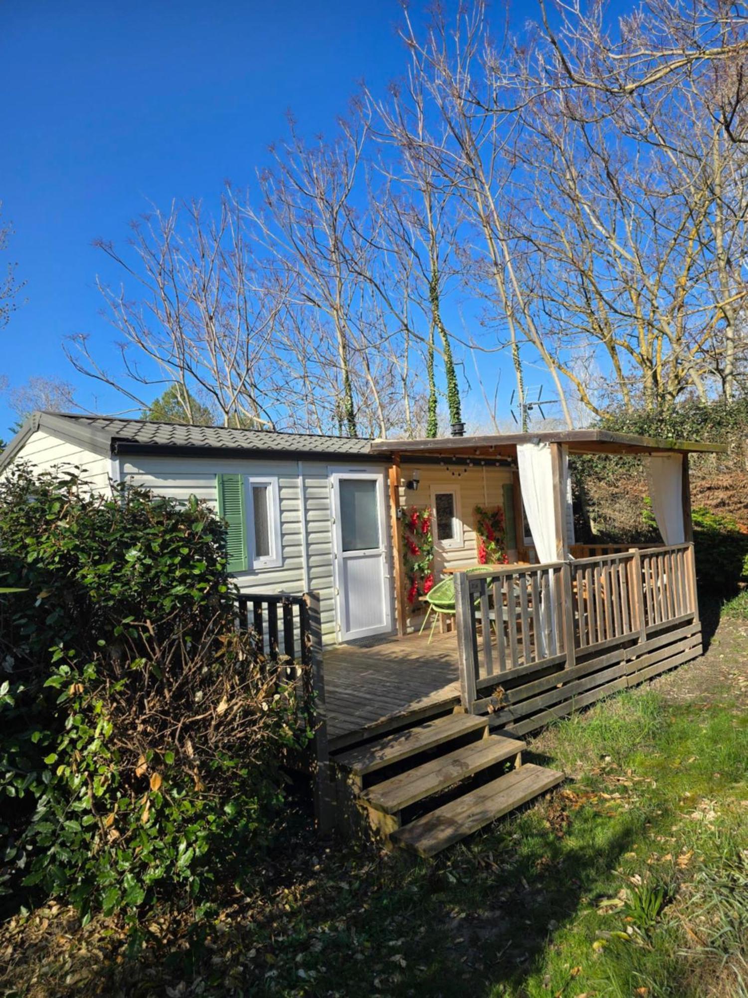 Camping Domaine Des Iscles La Roque-d'Antheron Εξωτερικό φωτογραφία